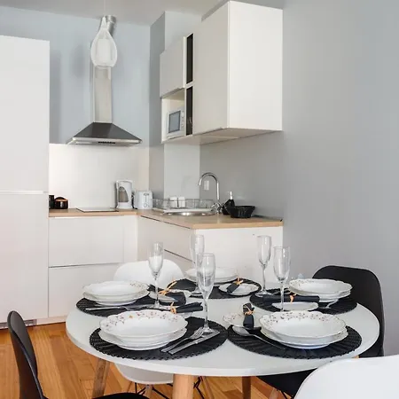 Mouzinho 244 - Porto Houses & Suites *